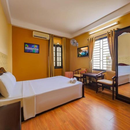 Ponys Hotel Nha Trang Exterior foto