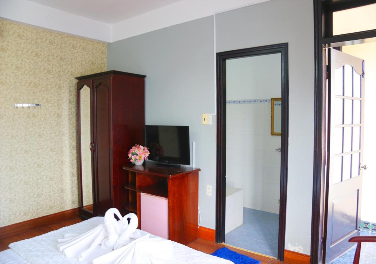 Ponys Hotel Nha Trang Exterior foto