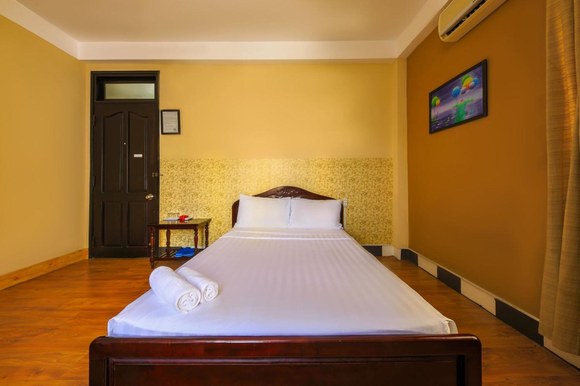 Ponys Hotel Nha Trang Exterior foto