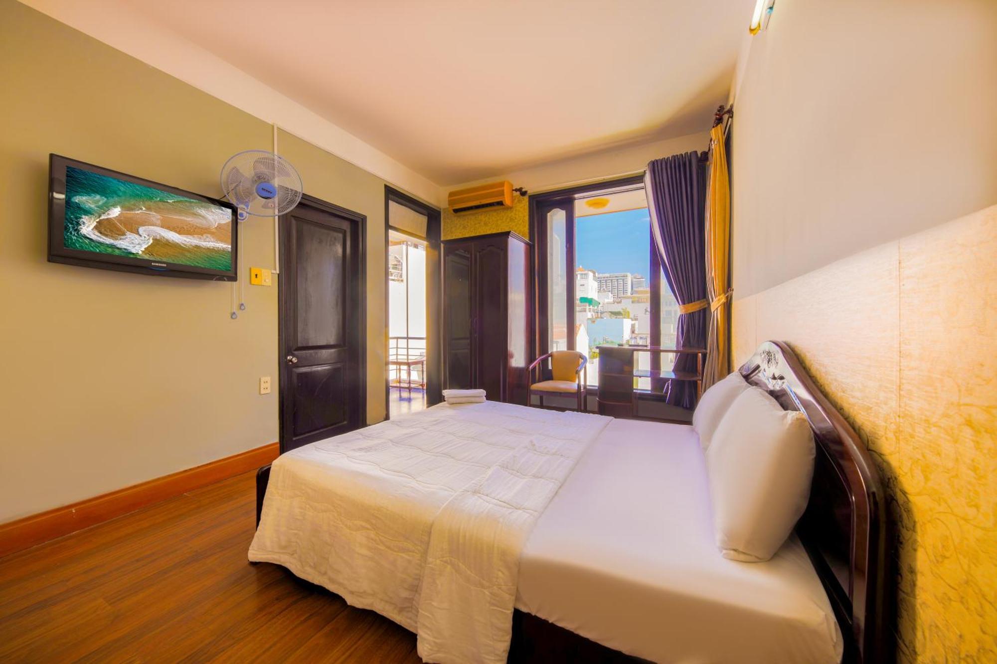 Ponys Hotel Nha Trang Exterior foto