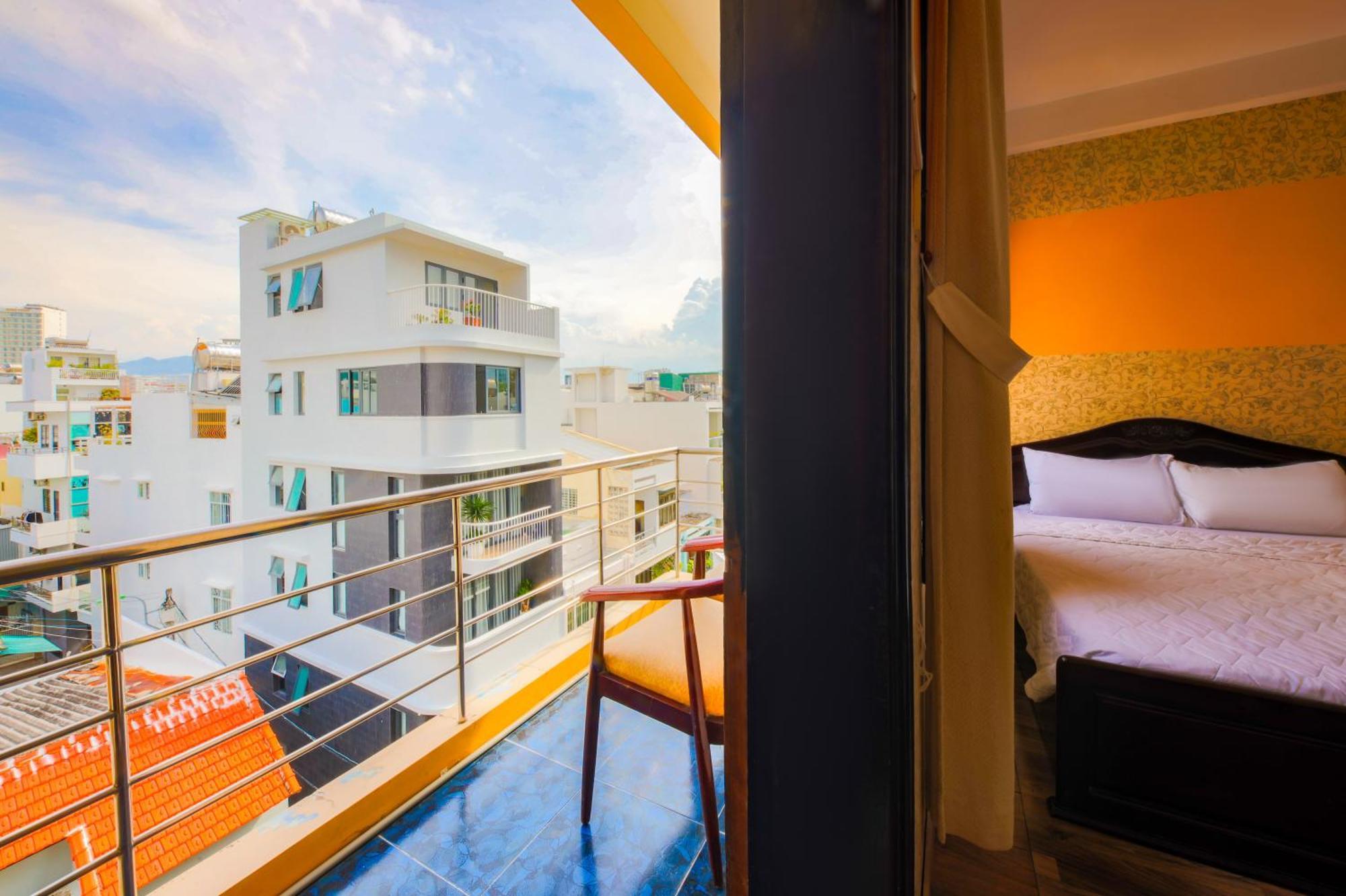 Ponys Hotel Nha Trang Exterior foto