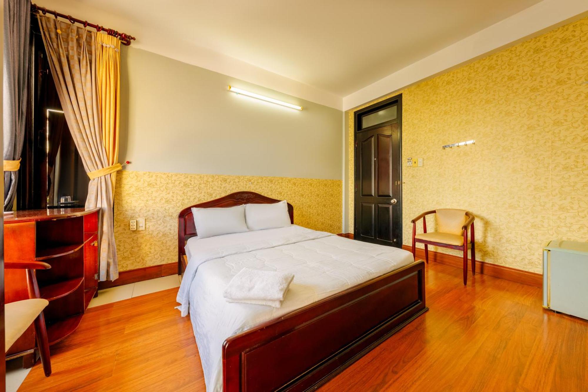 Ponys Hotel Nha Trang Exterior foto