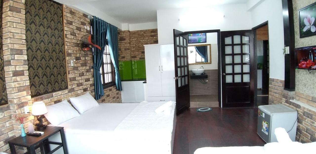 Ponys Hotel Nha Trang Exterior foto